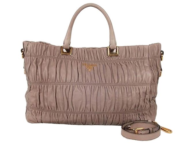 Prada Grande Bolsa de Couro Gaufre para Mulheres Marrom