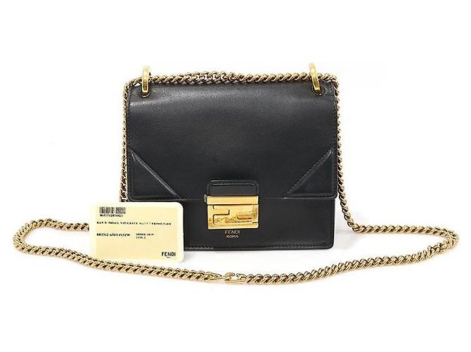 Fendi Bolsa de Ombro Kan Small em Couro de Bezerro Preto