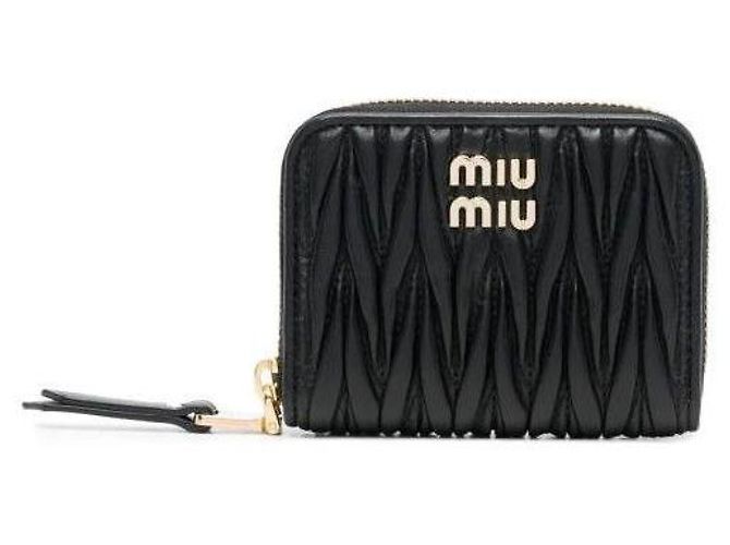 Miu Miu Monedero de cuero Napa Negro