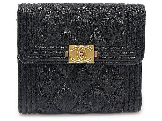 Chanel Portafoglio Boy in Caviar Nero e Oro