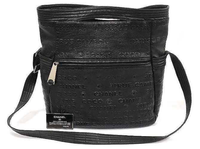 Chanel Grande Tote Ilimitada em Couro Preto Embossado