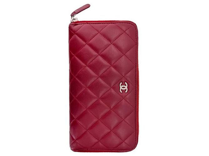 Chanel Damen Geldbörse aus silberplattiertem, gesteppte Lammleder mit CC-Logo - Rot