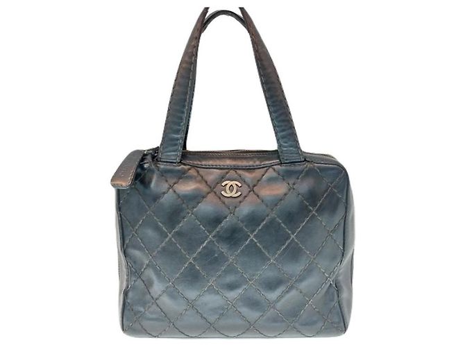 Chanel Schwarze Wildstich Coco Tote Bag aus Leder