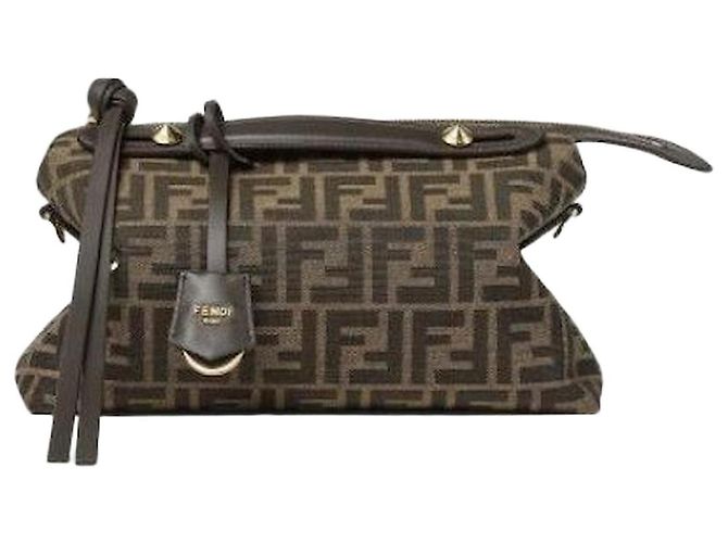 Fendi Bolsa Soft Medium Marrom