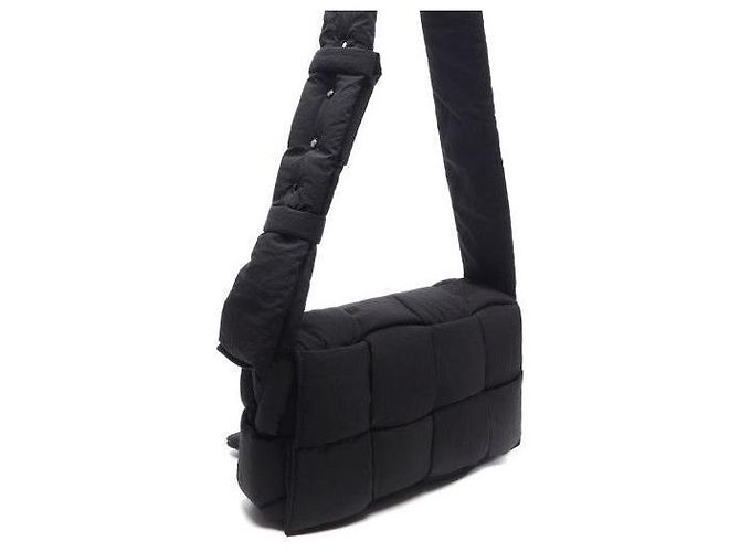 Bottega Veneta Bolsa Crossbody Cassette Padding Tech Preta Preto