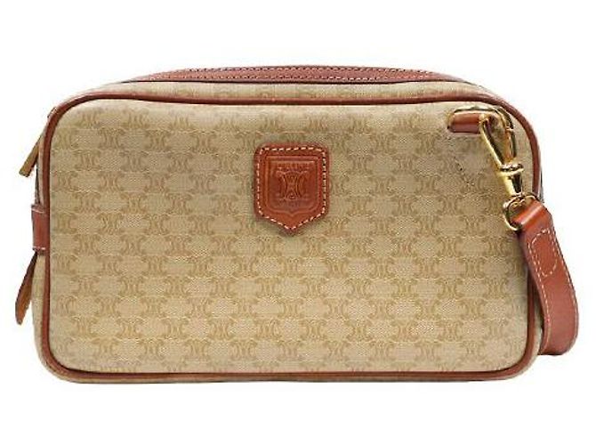 Céline Bolsa Crossbody Mackadam Marrom