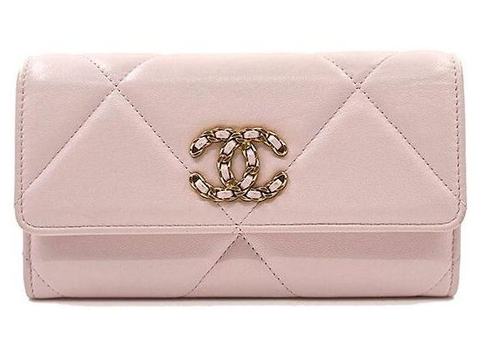 Chanel Cartera larga de piel de cordero Rosa