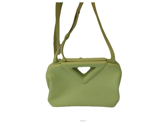 Bottega Veneta Bolsa transversal pequena Triangle Point com alça superior Verde