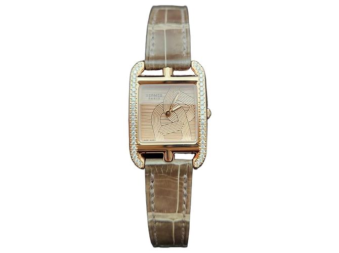 Hermès Orologio Cape Cod Piccolo Bezel in Diamante Cassa in Oro Anni D'oro