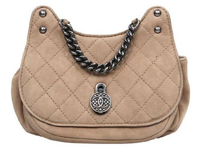 Chanel Bolsa de ombro em camurça marrom com corrente