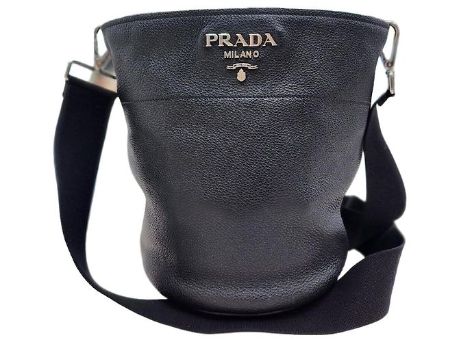 Prada Borsa a spalla piccola a secchiello Vitello Phoenix Nero 