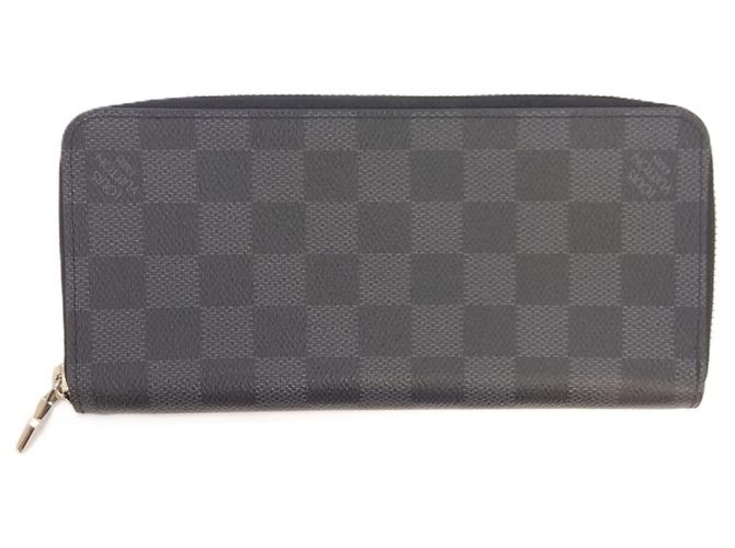 Louis Vuitton Zippy Wallet in Damier Graphite Black Damier ebene