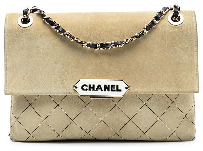 Chanel Bolsa de Camurça Marrom Matelassada com Etiqueta Retrô Bege
