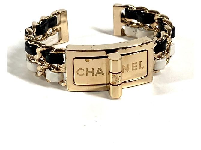 Pulsera Charm CC Logo B22A de Chanel Negro Blanco Dorado