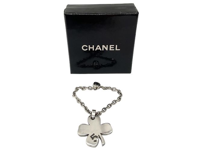 Chaveiro de trevo Chanel Silver No. 5 Prata
