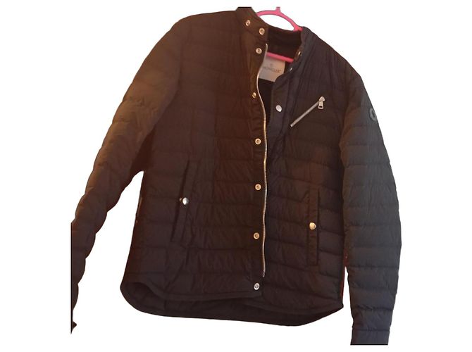 Giacca Moncler Blu Navy in Piuma e Piumino