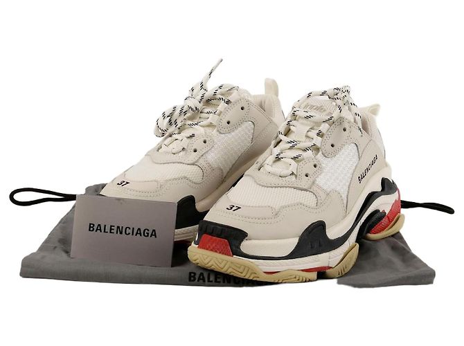 Balenciaga Triple Low Top Sneakers Weiß