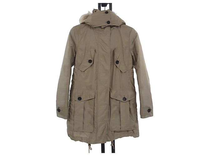 Burberry Jaqueta acolchoada feminina com acabamento em pele de guaxinim Brit Marrom