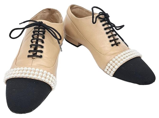 Mocassini decorati con perle Chanel Marrone