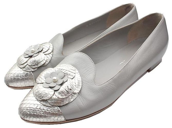 Chanel Sapatilhas Camélia Cinzas Marrom