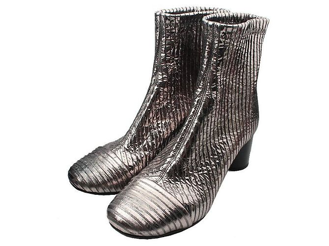 Silberne gerippte Ankle Boots von Isabel Marant