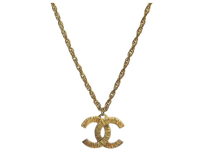 Colar de Ouro CC da Chanel Dourado