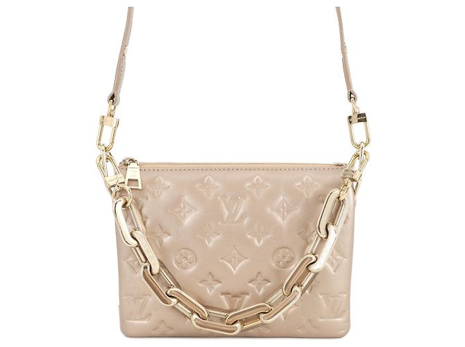Borsa a spalla Coussin BB Monogram di Louis Vuitton
Borsa LOUIS VUITTON D'oro