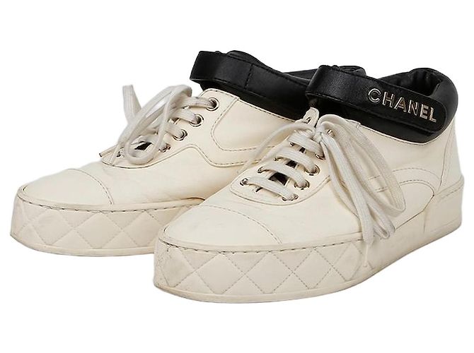 Chanel Baskets montantes Taille Blanc