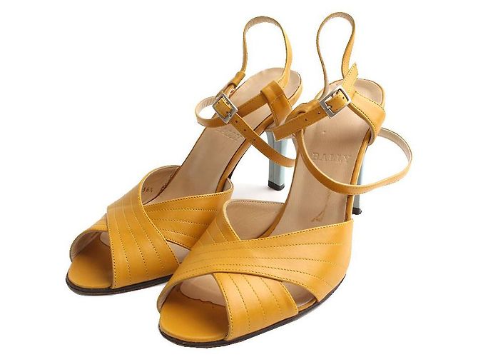 Bally Sandalias de tiras abiertas mostaza Amarillo