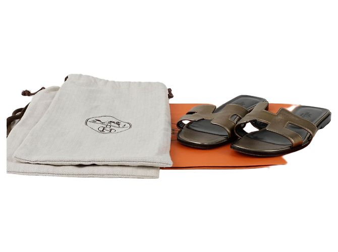 Sandali Hermès Oran Bronzo Pelle Epsom 36 D'oro