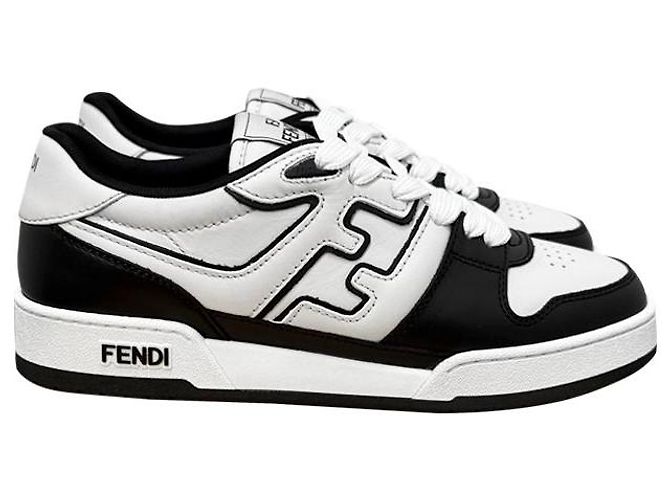 Fendi Leder Low-Top-Sneaker mit Logo-Schriftzug AOMN Schwarz
