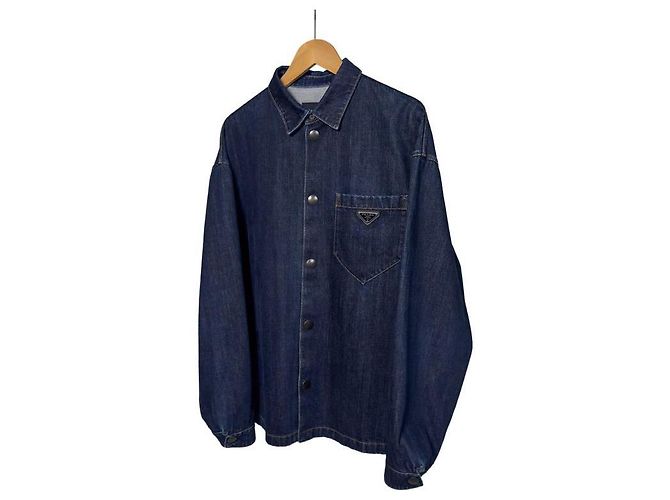 Prada Jaqueta de camisa em denim lavado para homens com logo triangular azul