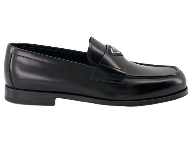 Prada Mocasines de cuero cepillado con logo triangular Negro