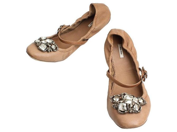Miu Miu Scarpe Flat Camel con Gioiello Marrone