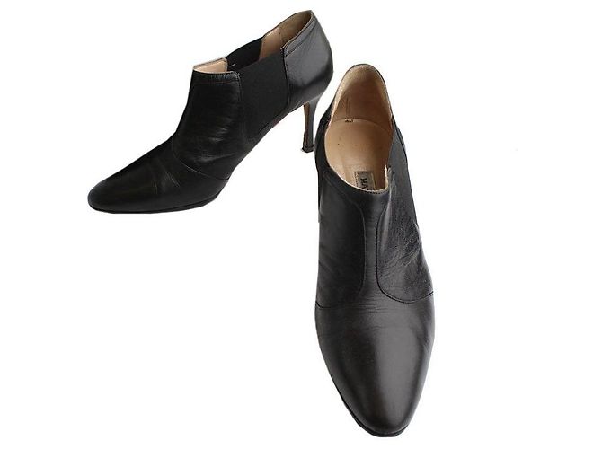 Manolo Blahnik Schwarze Biker-Stiefelette
