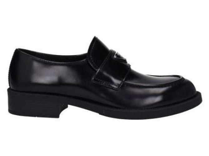 Prada Mocassins de couro escovado com logo triangular