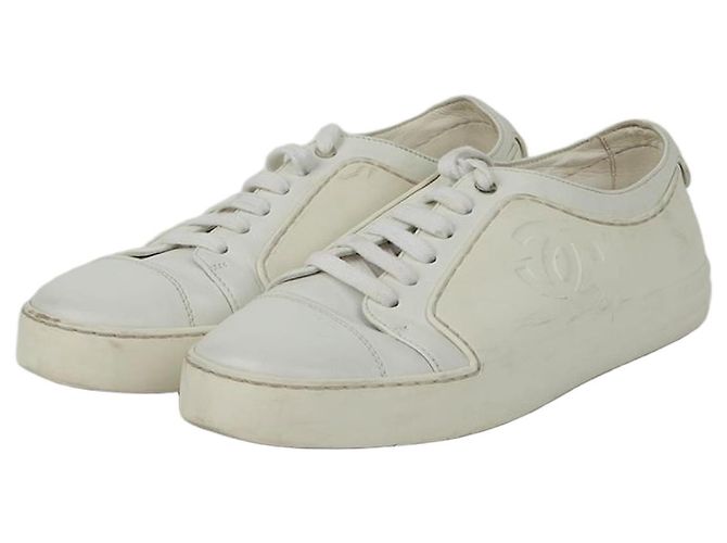 Chanel Baskets basses CC Logo Blanc