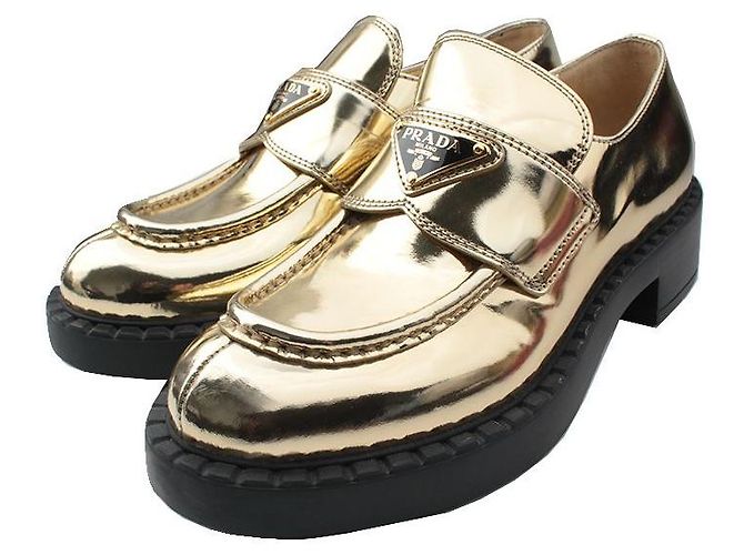 Prada Mocassin doré