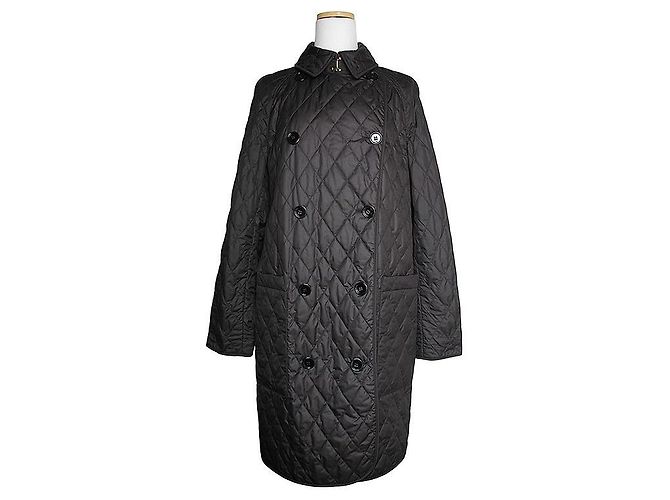 Burberry Schwarzer gesteppter Mantel Brit