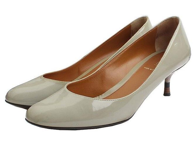 Fendi Sapatos de salto alto em verniz verde menta