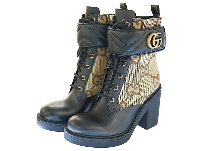 Gucci Botas de Cano Curto Femininas em Tecido Bege Marrom