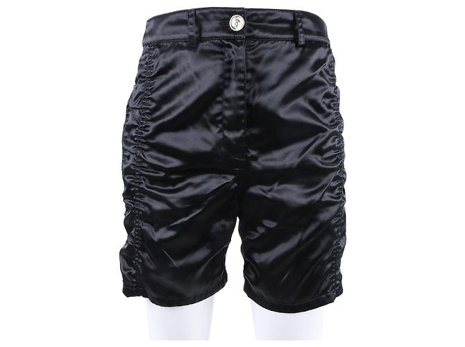 Chanel Shorts Schwarz