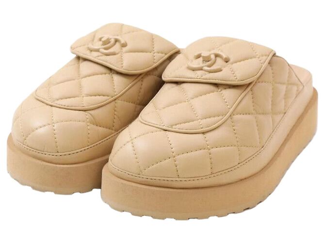 Chanel Baskets Mules Matelassées à Fermeture Beige Marron