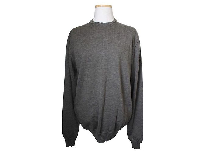 Burberry Pullover aus 100% Schurwolle in Olivgrün