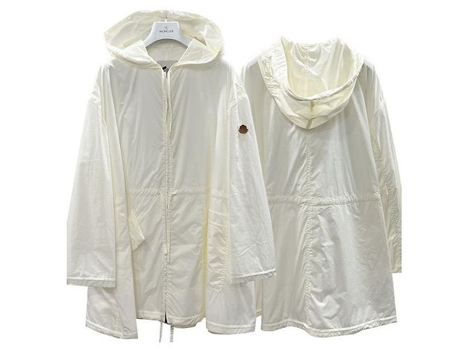 Giacca impermeabile Moncler SUIR con patch logo bianca Bianco