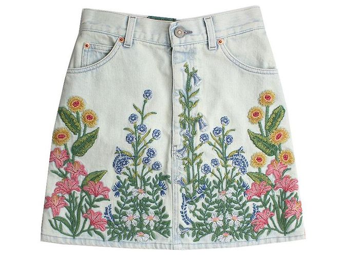 Gucci Saia mini de denim bordada com flores Azul