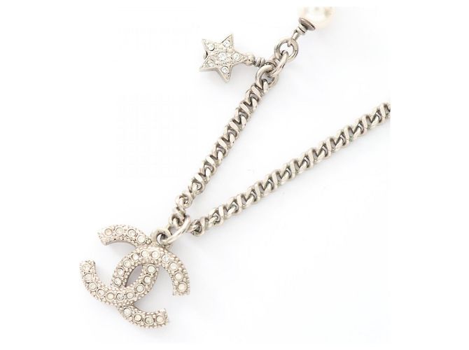 Colar Chanel com strass e pérolas artificiais Branco Dourado