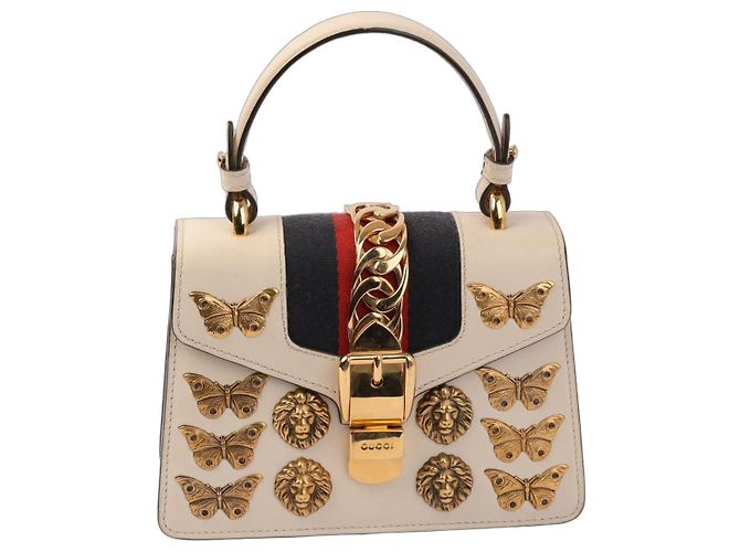 Bolsa Gucci Sylvie em couro branco com faixa Web