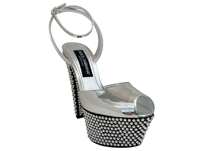 Sandali con piattaforma in pelle specchiata decorati con cristalli Dolce & Gabbana Argento