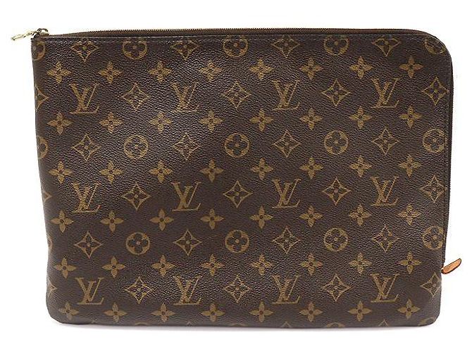 Louis Vuitton Clutch de viagem MM em lona monogramada Marrom